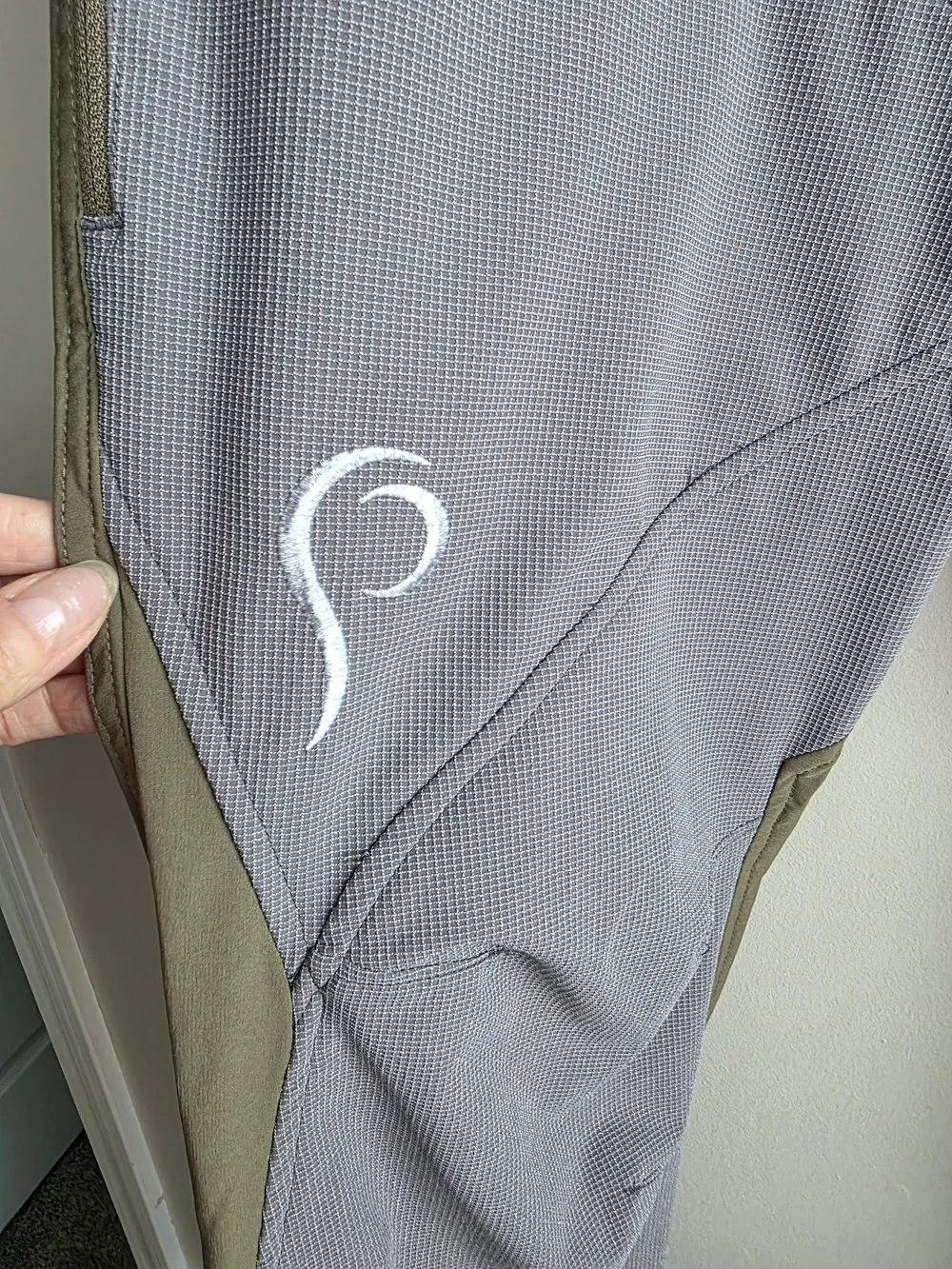 Prois Women's Pradlann Field Hunting Pants - Olive/Grey - Size XL (Estimated) - Picture 9 of 17